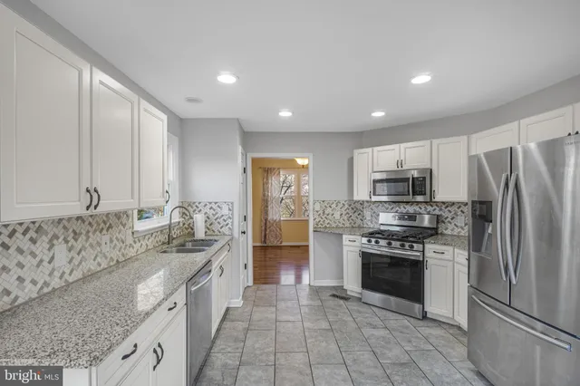 $2,750 | 22 Brown Circle, Fredericksburg, VA 22405