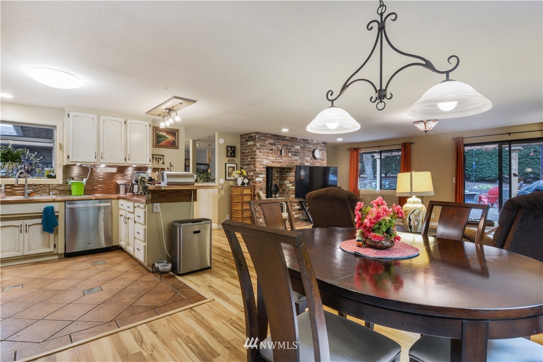 22508 Brier Road Brier, WA 98036 - Photo 13 of 25