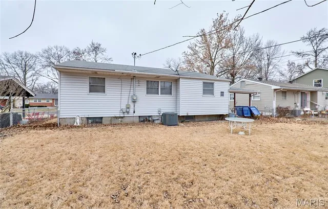 $1,400 | 300 South St Jacques Street, Florissant, MO 63031