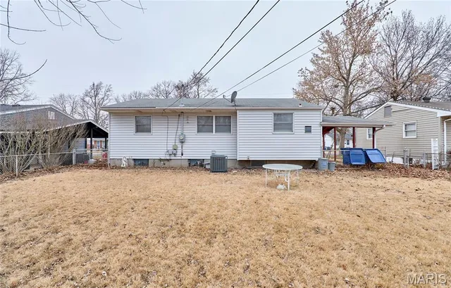 $1,400 | 300 South St Jacques Street, Florissant, MO 63031