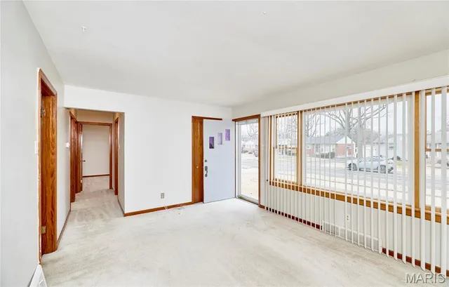 $1,400 | 300 South St Jacques Street, Florissant, MO 63031