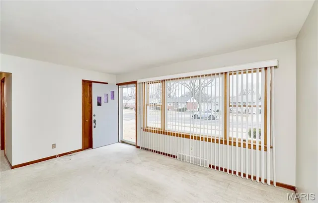 $1,400 | 300 South St Jacques Street, Florissant, MO 63031