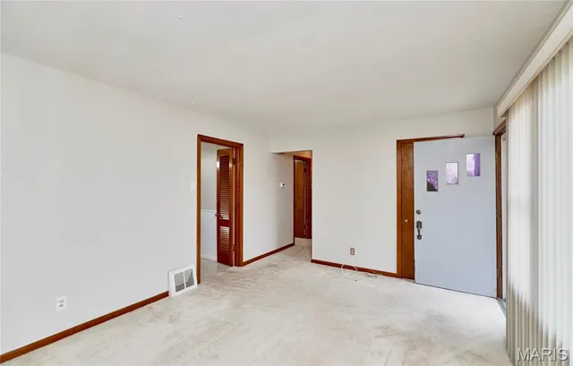 $1,400 | 300 South St Jacques Street, Florissant, MO 63031