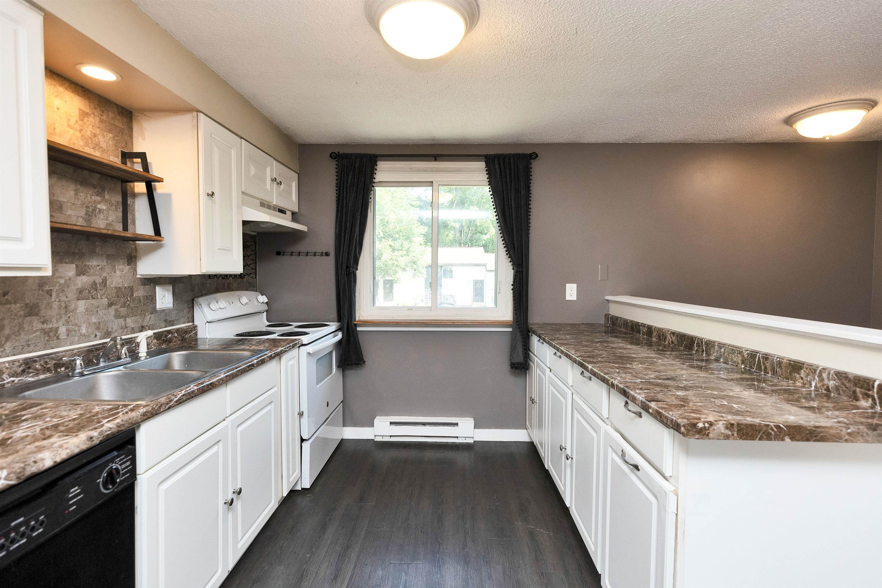 901 Mammoth Road, Unit 9 Manchester, NH 03104 - Photo 8 of 31