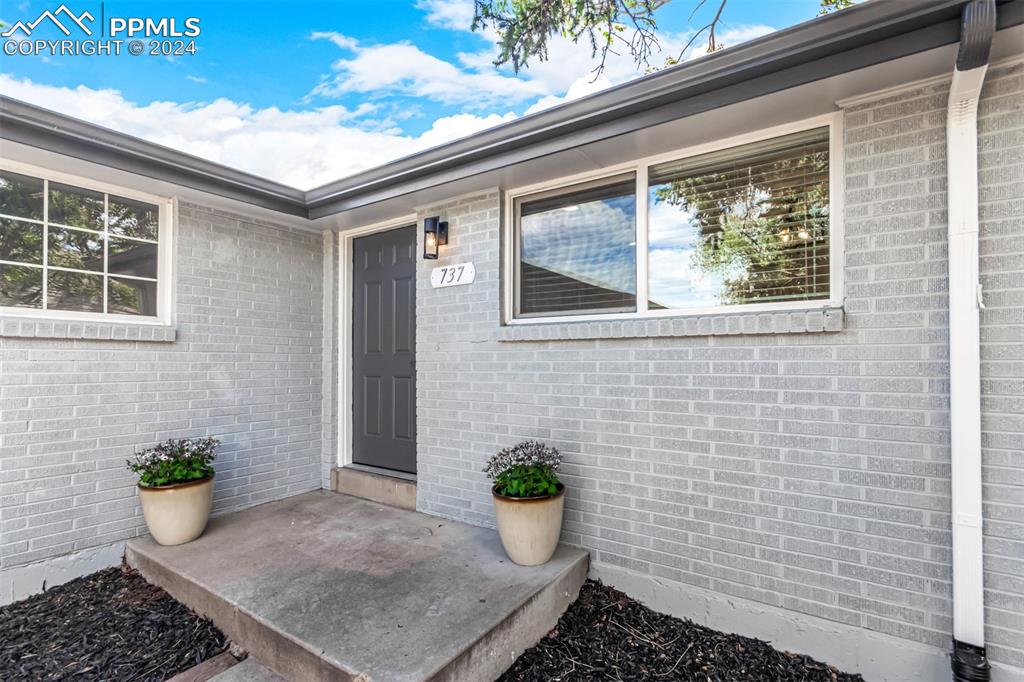 737 Utica Street Denver, CO 80204 - Photo 5 of 41 a view of small space