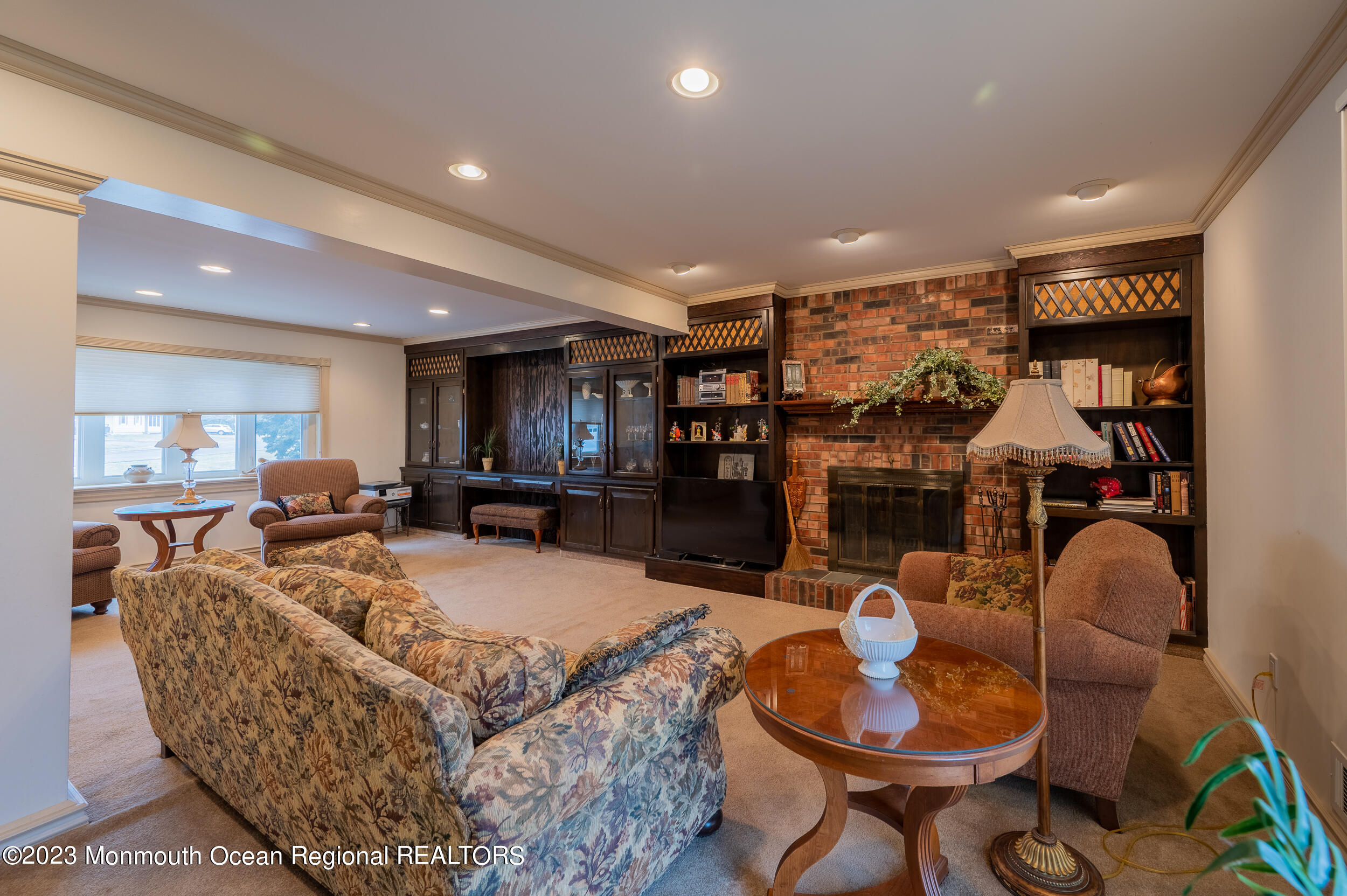 57 Newbury Road Howell, NJ 07731 - Photo 13 of 31 Living 5