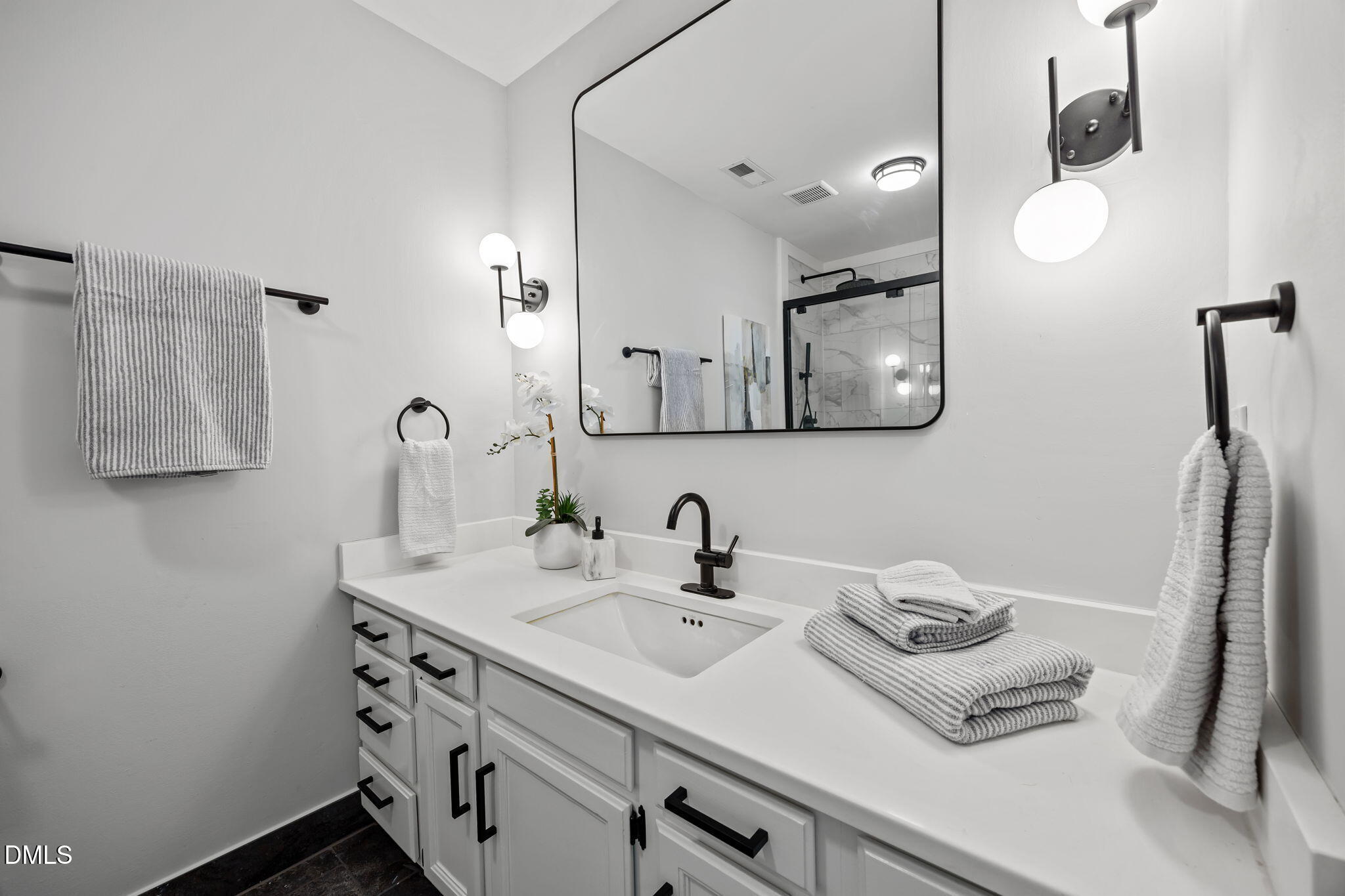 6508 Rainbow Court Raleigh, NC 27612 - Photo 10 of 39 Gallery Image 10