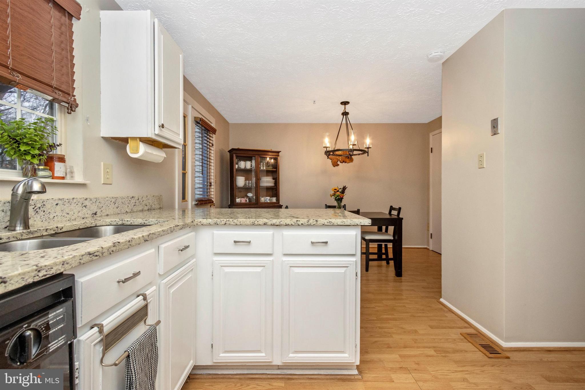 10531 Apple Ridge Road Gaithersburg, MD 20886 - Photo 17 of 50