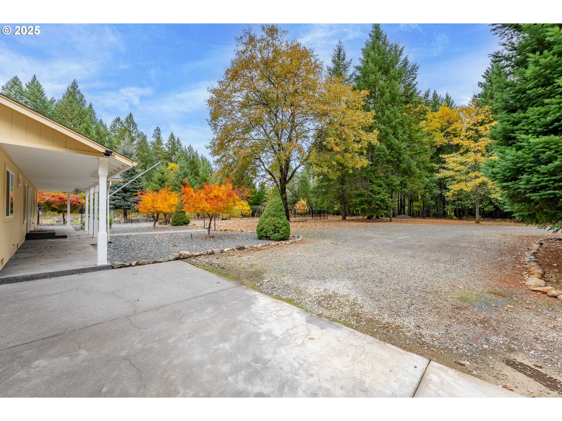 335 Cornett Lane Cave Junction, OR 97523 - Photo 18 of 47