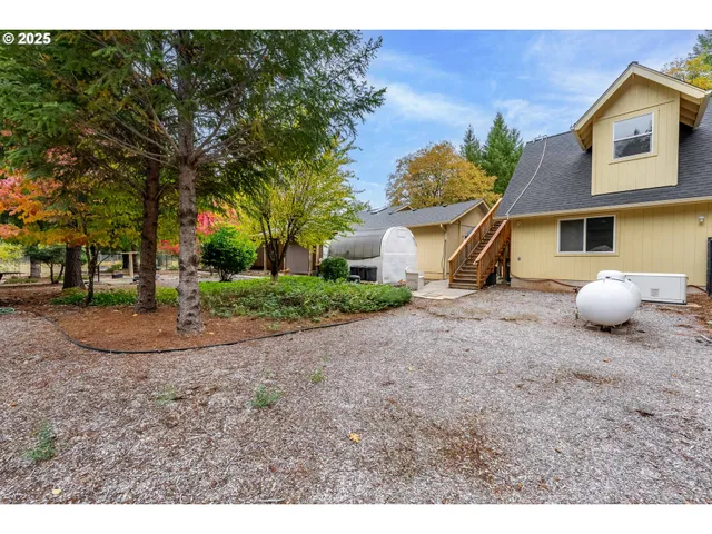 $600,000 | 335 Cornett Lane, Cave Junction, OR 97523