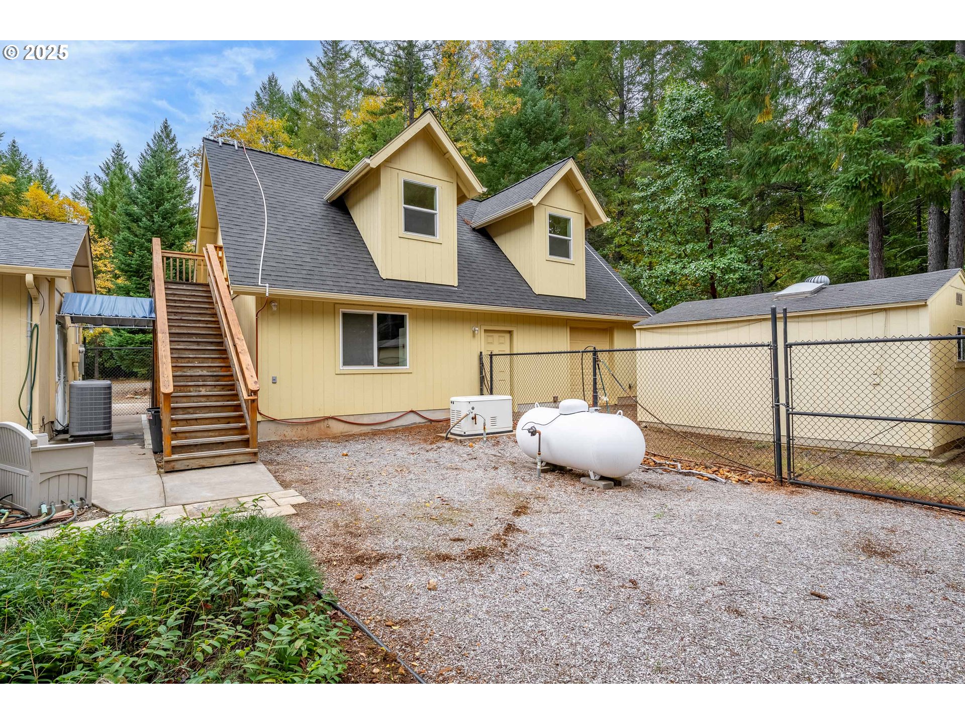 335 Cornett Lane Cave Junction, OR 97523 - Photo 20 of 47