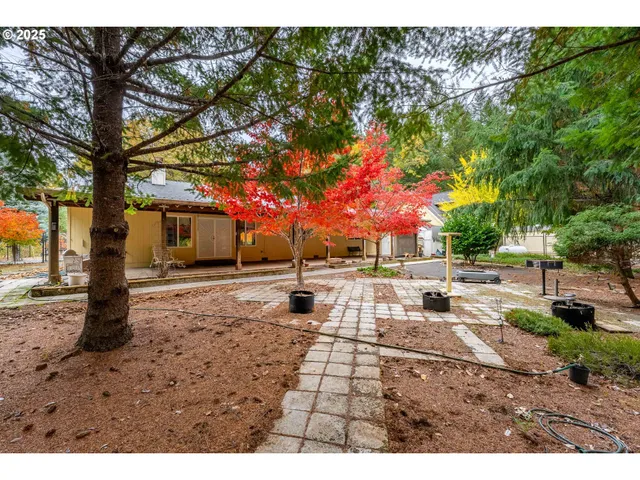 $600,000 | 335 Cornett Lane, Cave Junction, OR 97523