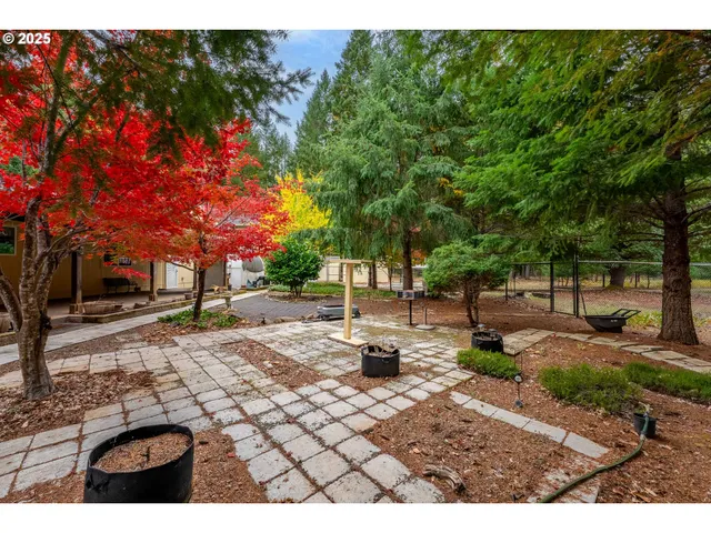 $600,000 | 335 Cornett Lane, Cave Junction, OR 97523