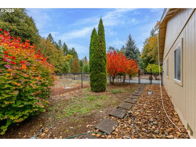 $600,000 | 335 Cornett Lane, Cave Junction, OR 97523
