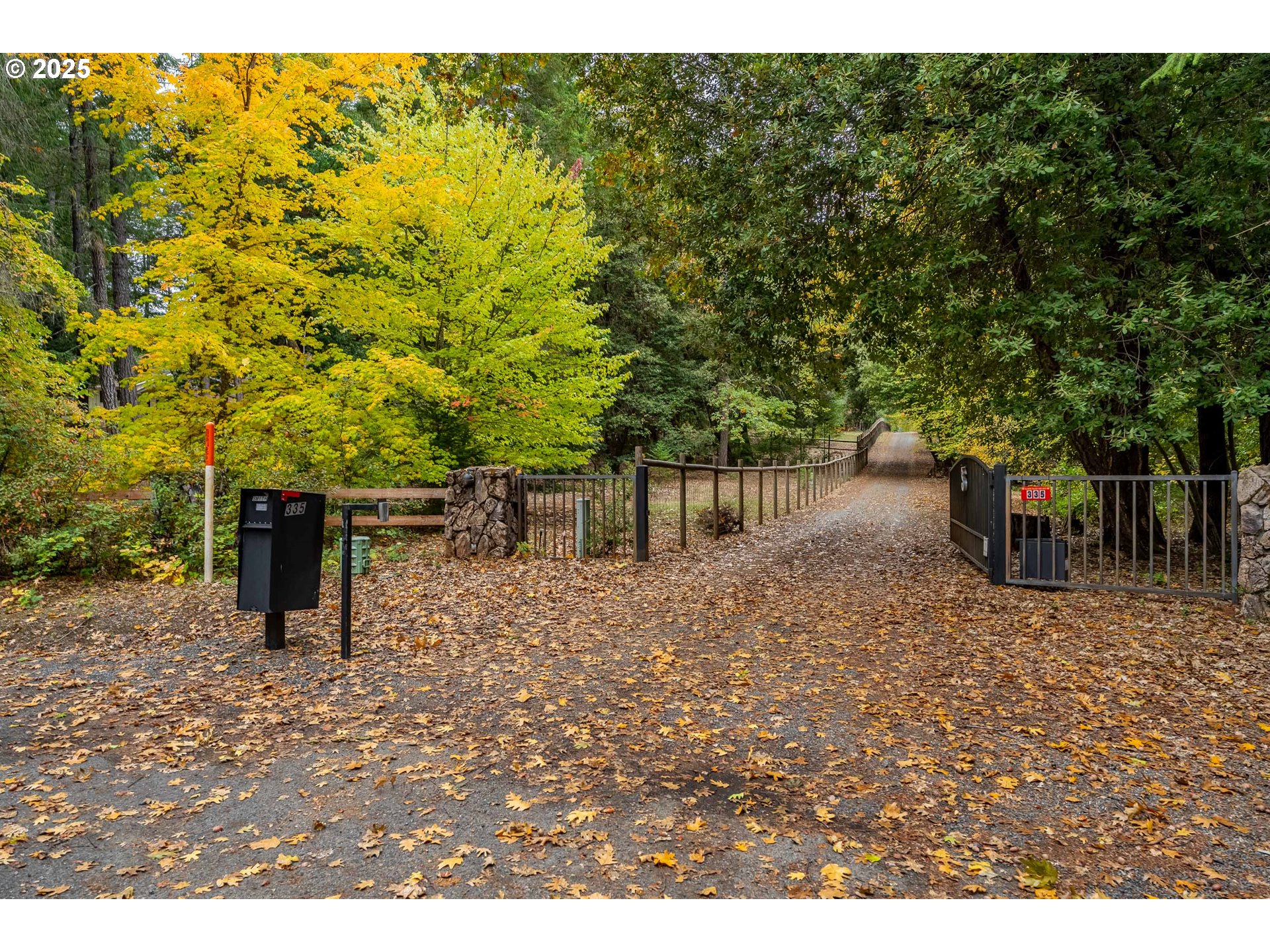 335 Cornett Lane Cave Junction, OR 97523 - Photo 26 of 47