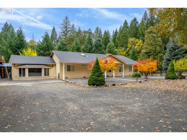 $600,000 | 335 Cornett Lane, Cave Junction, OR 97523