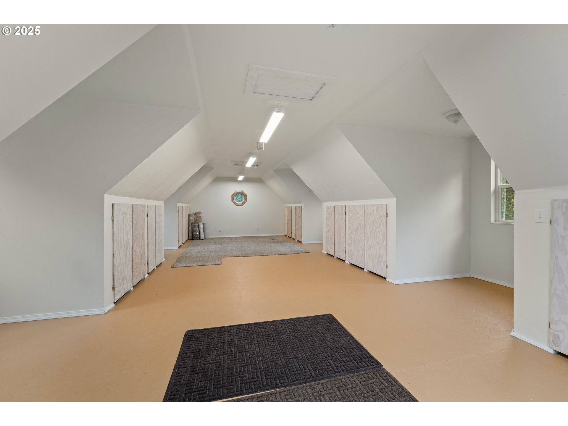 335 Cornett Lane Cave Junction, OR 97523 - Photo 43 of 47