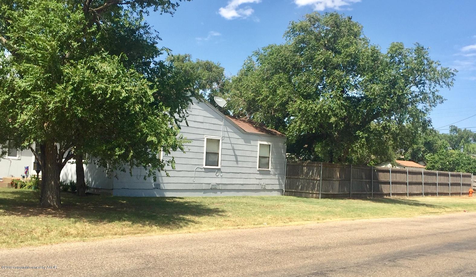 4219 South Ong Street Amarillo, TX 79110 - Photo 3 of 24 a view of a house with a swimming pool