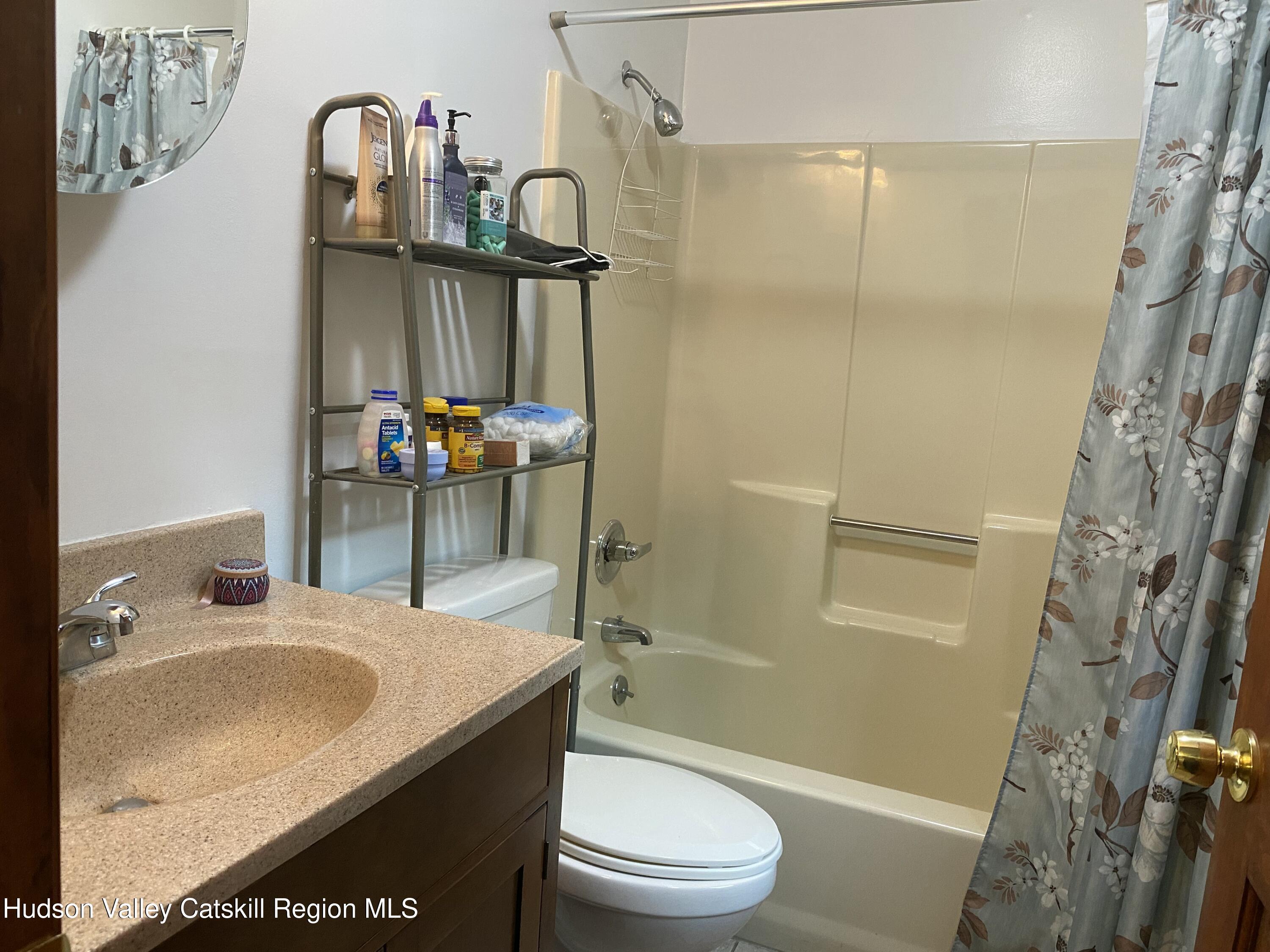 22 Beacham Road Rhinebeck, NY 12572 - Photo 12 of 38 MASTER BATHROOM