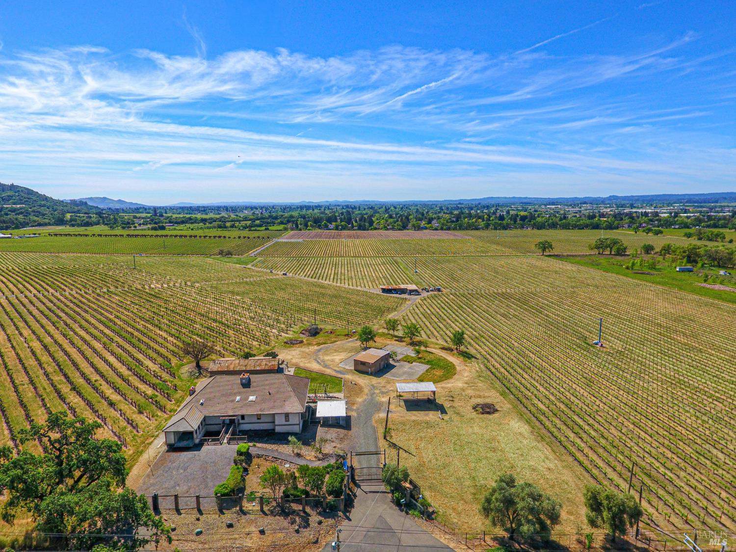 590 Pleasant Avenue Santa Rosa, CA 95403 - Photo 1 of 84