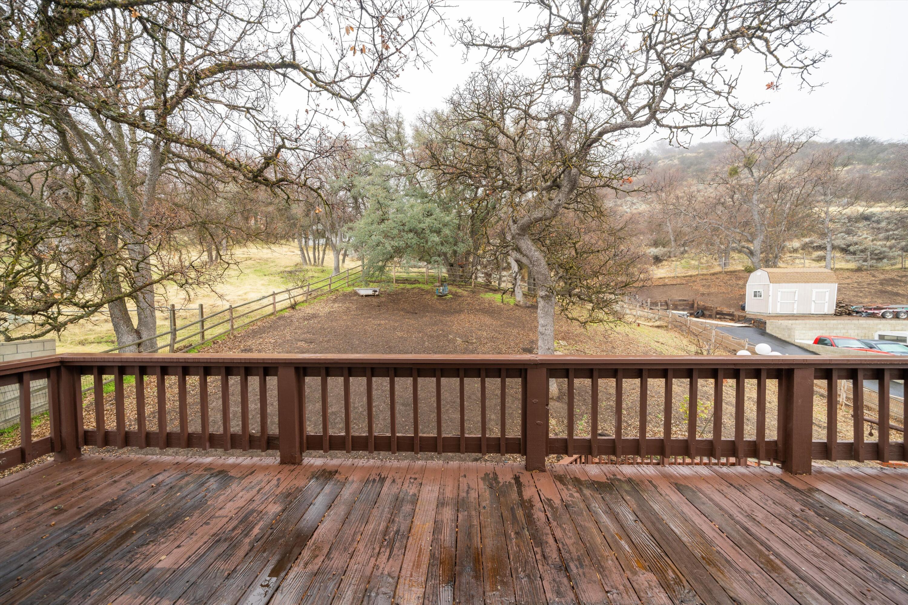 18249 Alps Drive Tehachapi, CA 93561 - Photo 12 of 32 a view of wooden deck