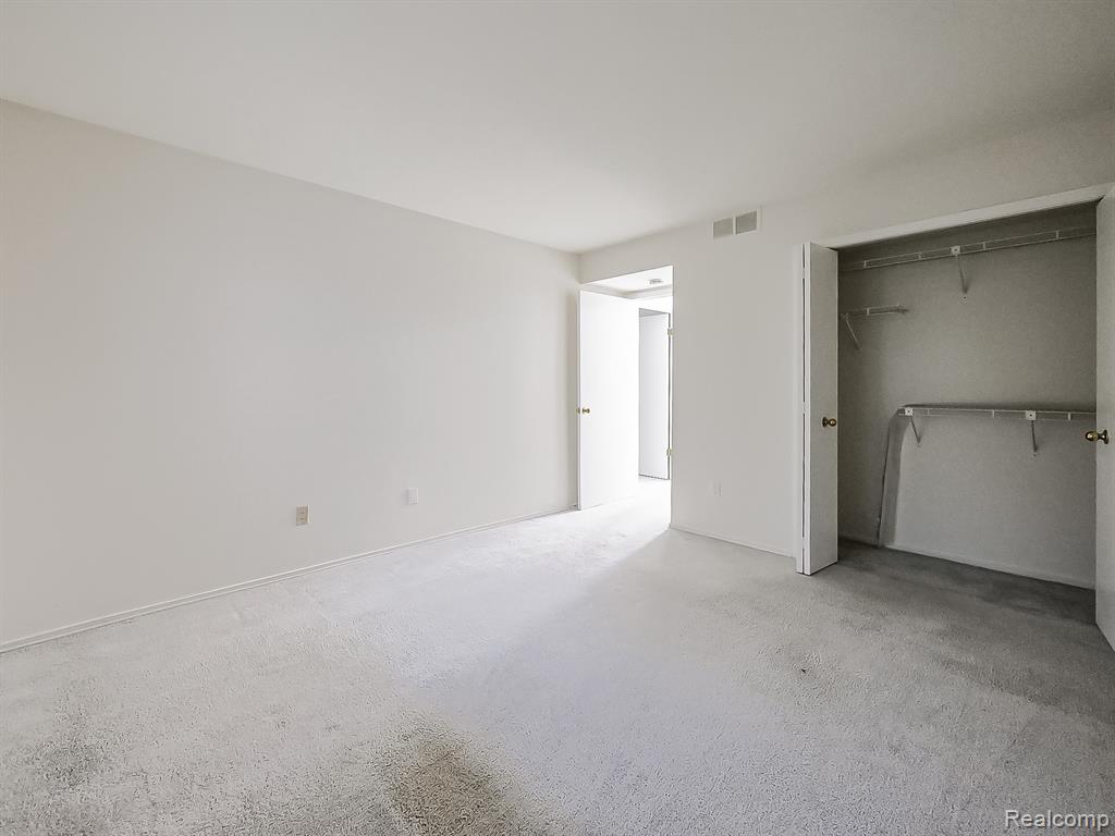 30414 Orchard Lake Road, Unit 12 Farmington, MI 48334 - Photo 16 of 33