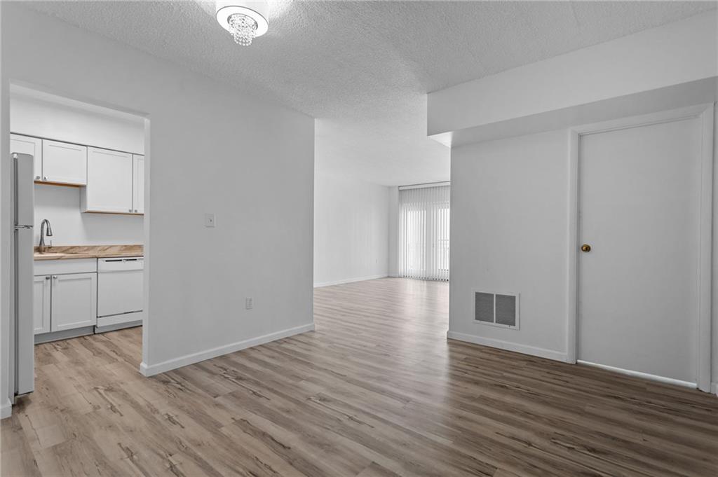 520 Washington Road, Unit 402 Pittsburgh, PA 15228 - Photo 4 of 13 Gallery Image 4
