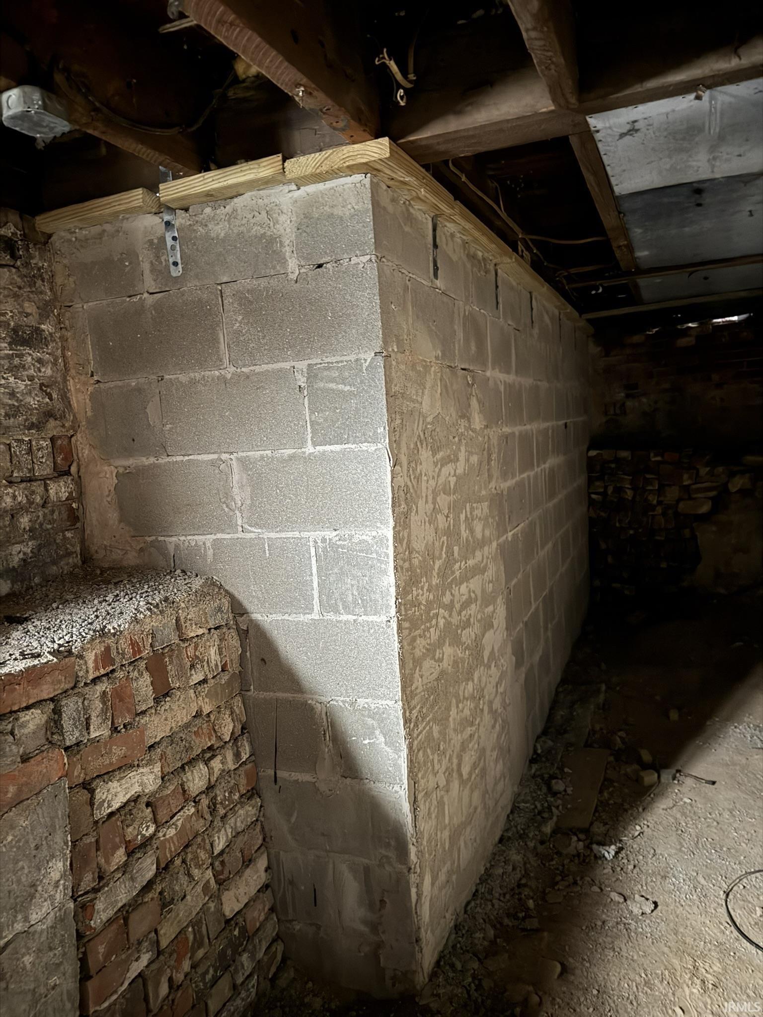 1317 Stophlet Street Fort Wayne, IN 46802 - Photo 7 of 20