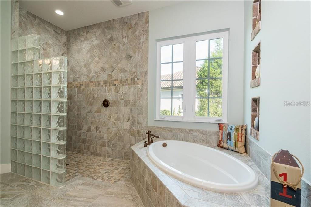 16131 Daysailor Trail Lakewood Ranch, FL 34202 - Photo 15 of 34