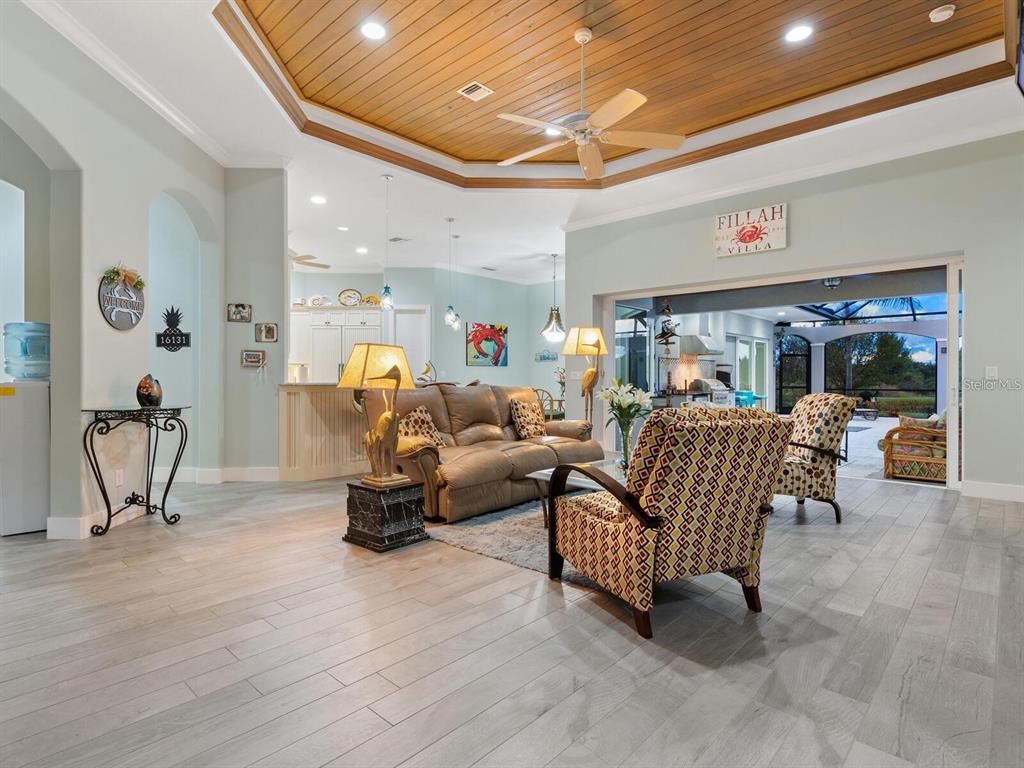 16131 Daysailor Trail Lakewood Ranch, FL 34202 - Photo 4 of 34