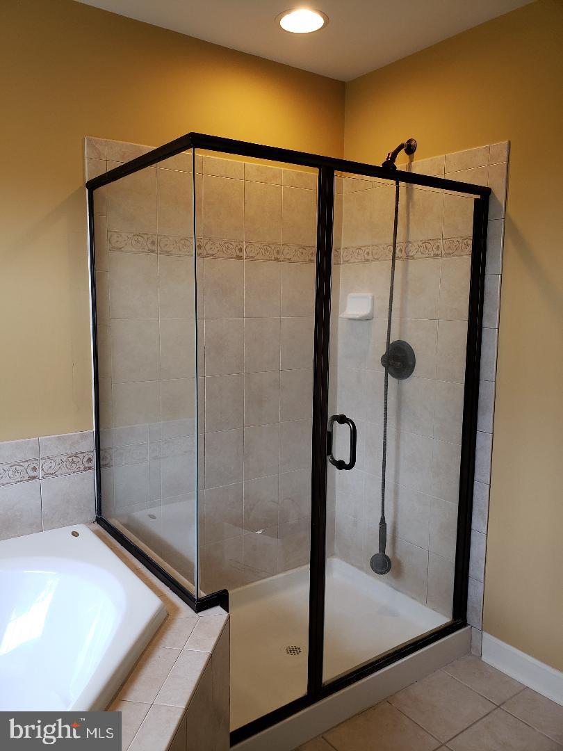 101 Mountain Laurel Boulevard Ranson, WV 25438 - Photo 21 of 43 Separate shower