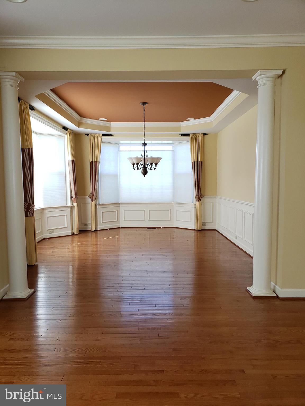 Formal living & dining