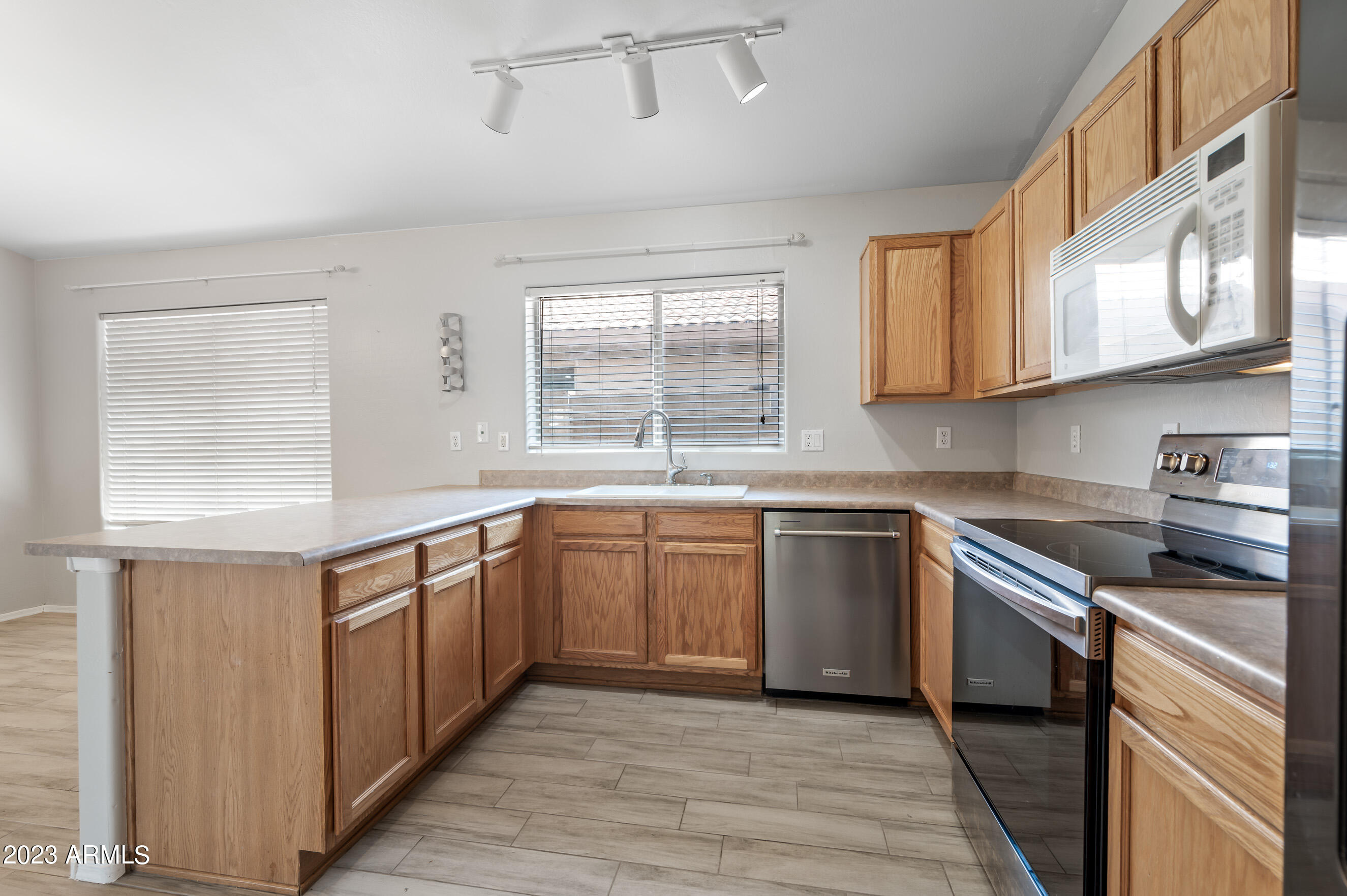 3805 South Bowman Road Apache Junction, AZ 85119 - Photo 11 of 31 ocupix-3805SBR-13