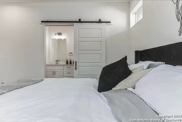 $1,950 | 939 Piedmont Avenue, San Antonio, TX 78210