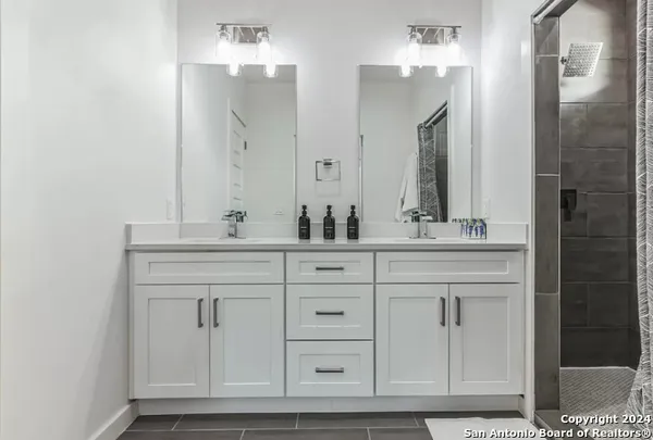 $1,950 | 939 Piedmont Avenue, San Antonio, TX 78210