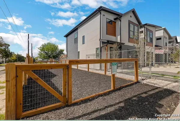 $1,950 | 939 Piedmont Avenue, San Antonio, TX 78210
