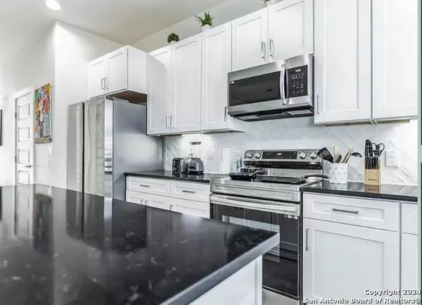$1,950 | 939 Piedmont Avenue, San Antonio, TX 78210