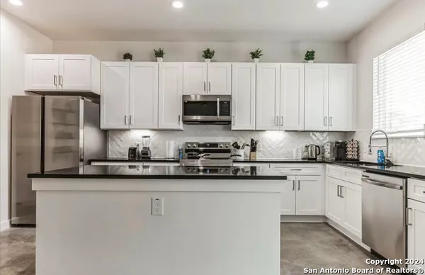 $1,950 | 939 Piedmont Avenue, San Antonio, TX 78210