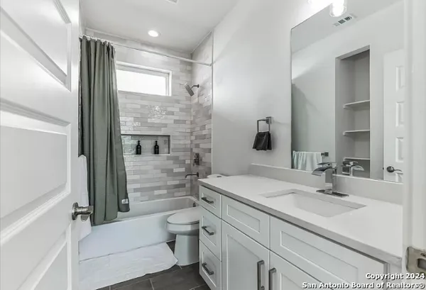 $1,950 | 939 Piedmont Avenue, San Antonio, TX 78210