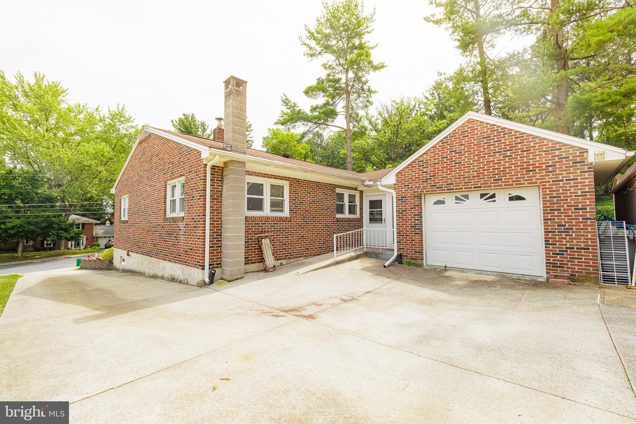 203 Hemlock Road Ephrata, PA 17522 - Photo 4 of 35 Gallery Image 4