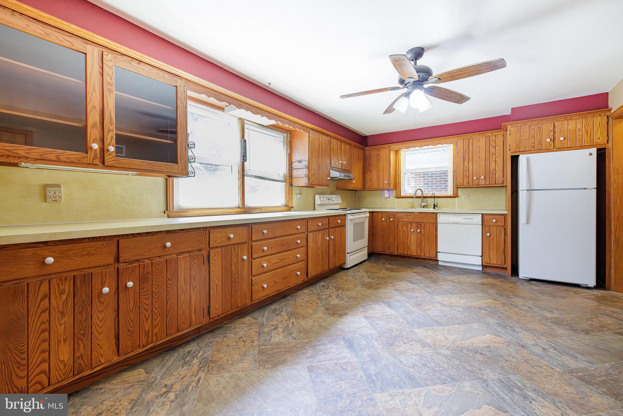 203 Hemlock Road Ephrata, PA 17522 - Photo 10 of 35 Gallery Image 10