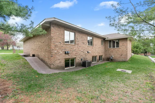 $447,500 | 414 Holly Street, Owatonna, MN 55060