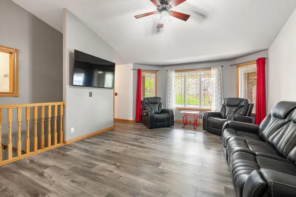 $447,500 | 414 Holly Street, Owatonna, MN 55060
