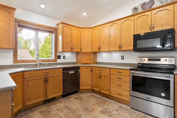 $447,500 | 414 Holly Street, Owatonna, MN 55060