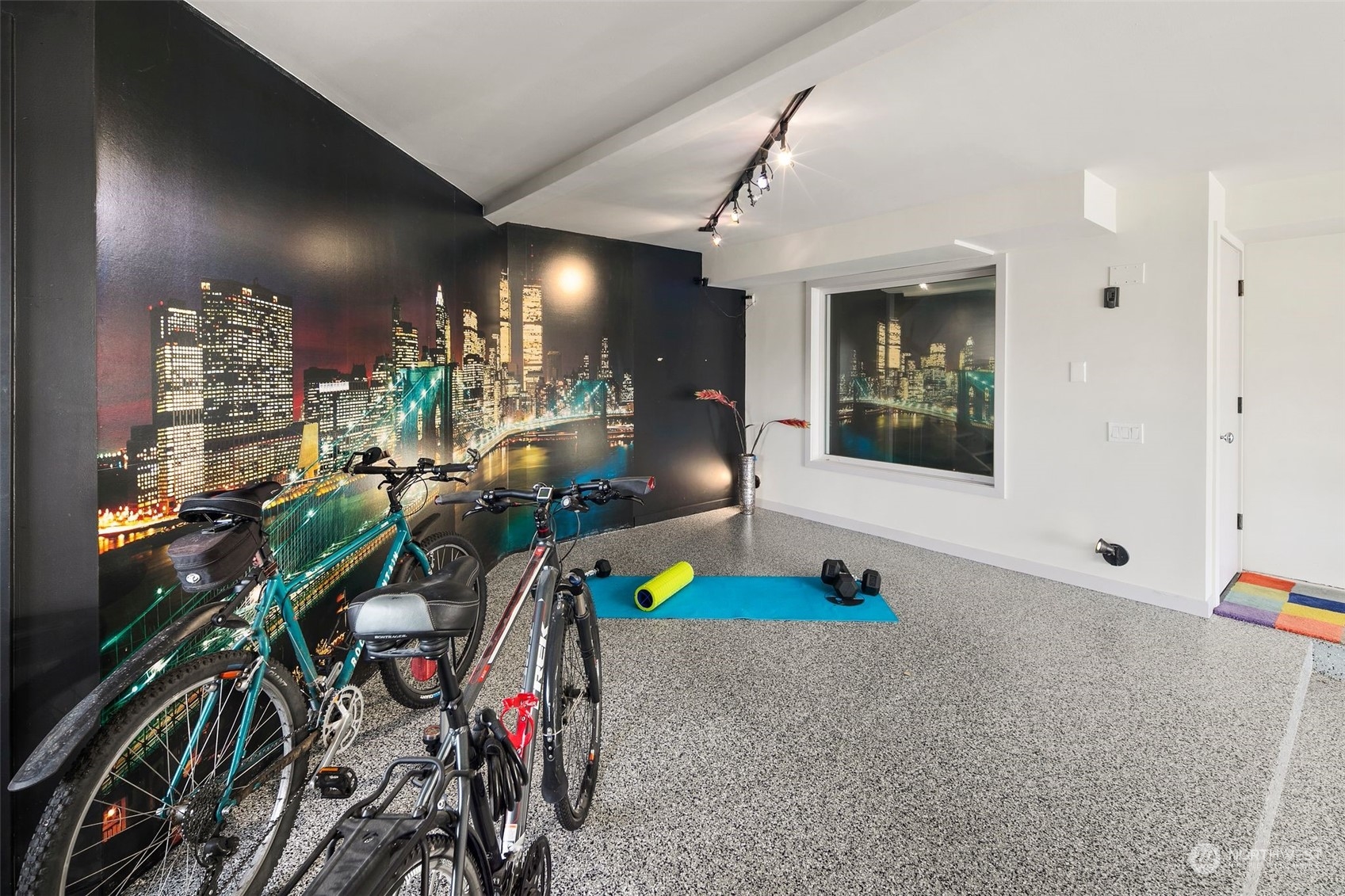 3757 West Commodore Way Seattle, WA 98199 - Photo 23 of 38 Gallery Image 23