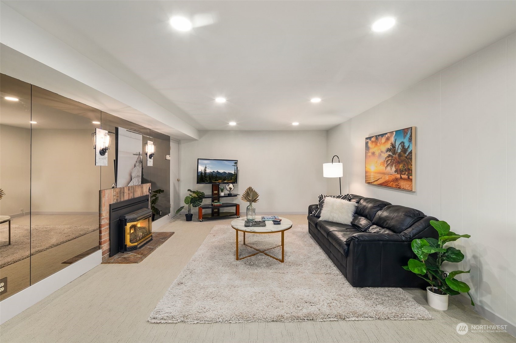 3757 West Commodore Way Seattle, WA 98199 - Photo 8 of 38 Gallery Image 8