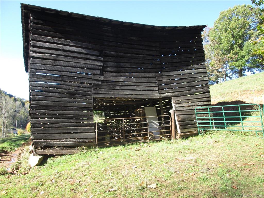 1601 Walker Branch Road Mars Hill, NC 28754 - Photo 7 of 18 Gallery Image 7