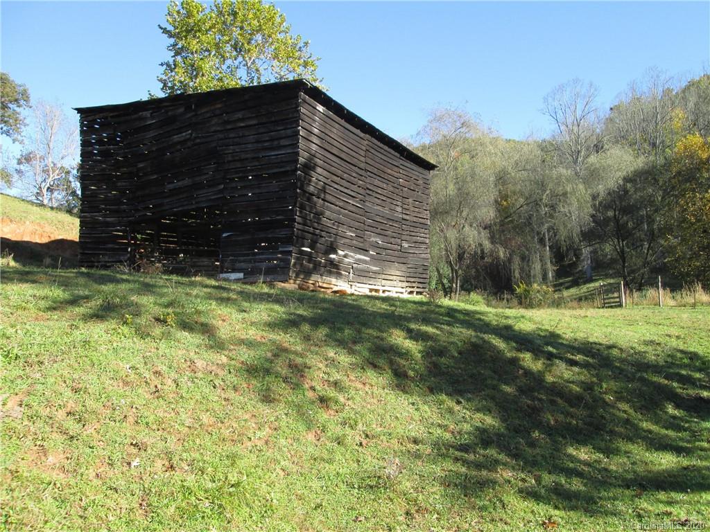 1601 Walker Branch Road Mars Hill, NC 28754 - Photo 8 of 18 Gallery Image 8