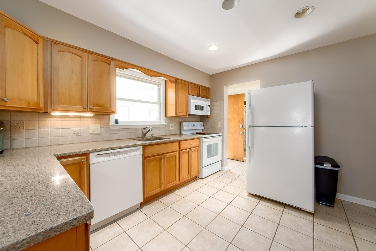 2606 Brandon Road Columbus, OH 43221 - Photo 9 of 34