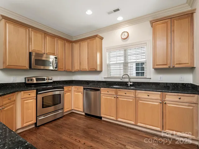 $3,800 | 2416 Chesterfield Avenue, Charlotte, NC 28205